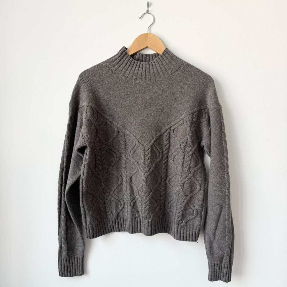 Aritzia Gray Cable Knit Women's Sweater